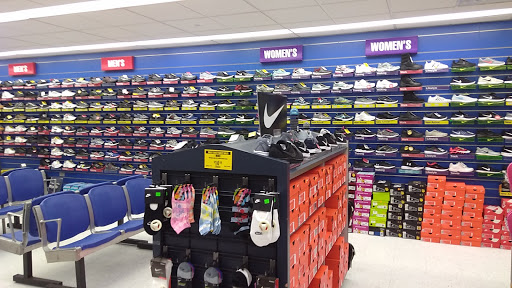 Sporting Goods Store «Big 5 Sporting Goods», reviews and photos, 4901 N Stone Ave #4, Tucson, AZ 85704, USA