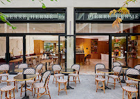 Photos du propriétaire du Restaurant LE CAFÉ PIERRE HERMÉ à Paris - n°1