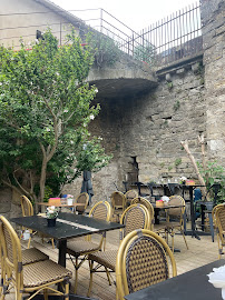 Atmosphère du Restaurant Le Jardin De La Tour du Plô à Carcassonne - n°16