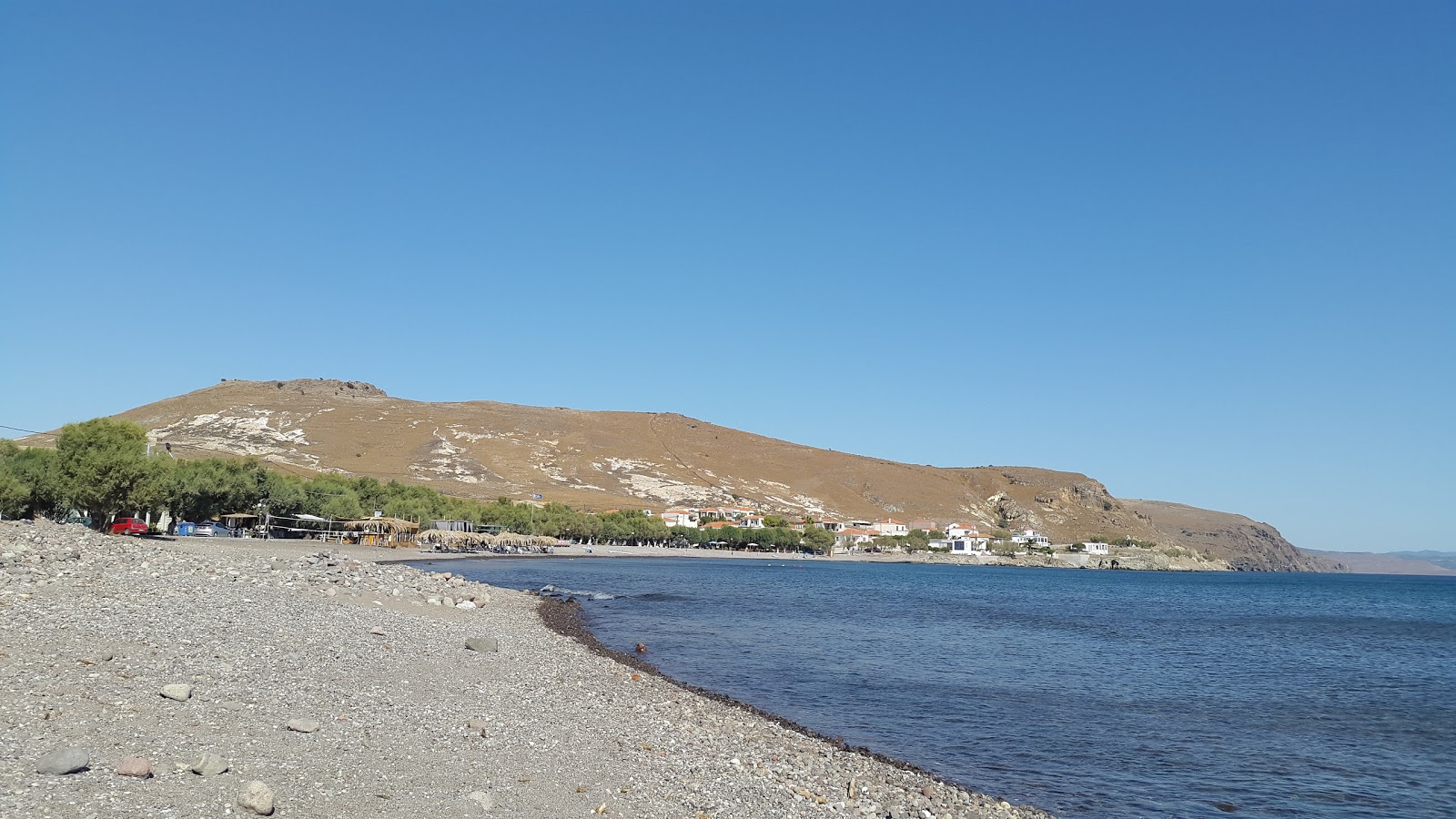Paralia Tavari'in fotoğrafı geniş ile birlikte