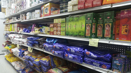 Indian Grocery Store «INDIA MARKET & SUPER EYEBROW THREADING», reviews and photos, 5203 Elkhorn Blvd, Sacramento, CA 95842, USA