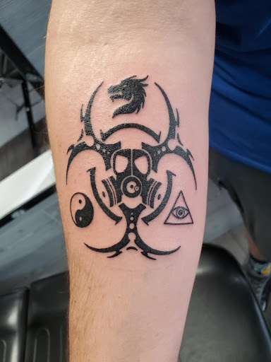 Tattoo Shop «Hot Ink Tattoos», reviews and photos, 818 Marin St, Vallejo, CA 94590, USA