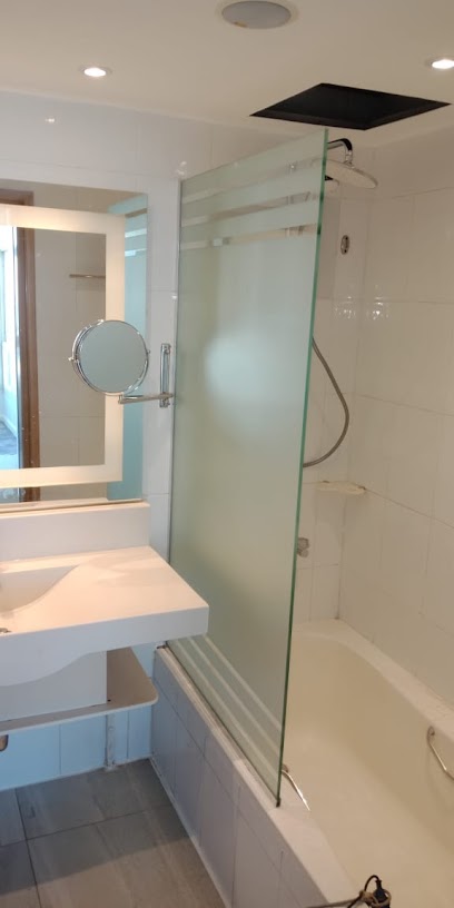 حريف زجاج - the Professional of Glass
