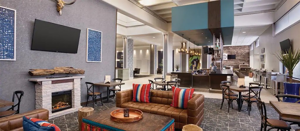 Lounge 201 and Patio 87102