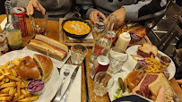 Hamburger du Restaurant de hamburgers Schwartz’s Deli à Paris - n°9