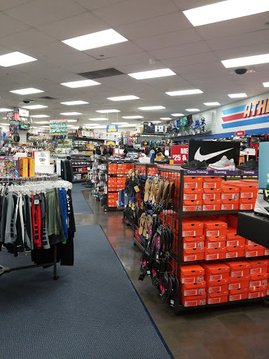 Sporting Goods Store «Big 5 Sporting Goods - Olympia», reviews and photos, 909 Cooper Point Rd SW, Olympia, WA 98502, USA