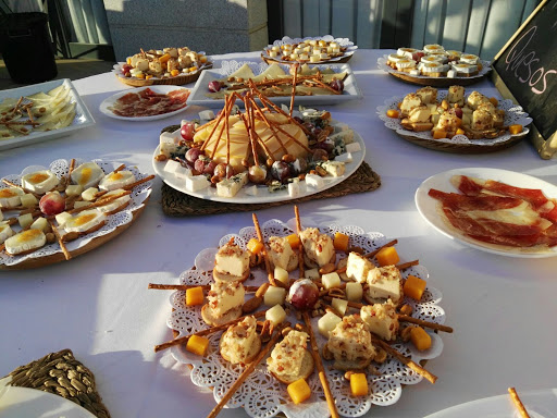 CATERING AINOS