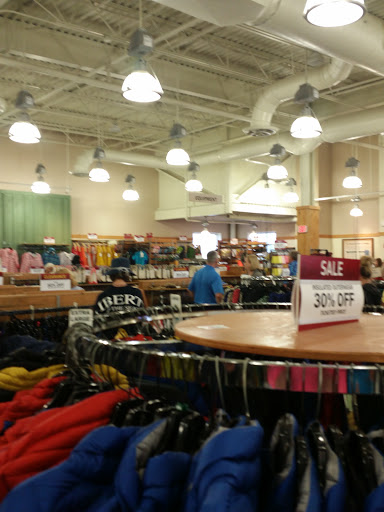 Clothing Store «L.L. Bean Outlet», reviews and photos, 1 Freeport Village Station, Freeport, ME 04033, USA