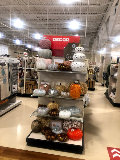 Department Store «HomeGoods», reviews and photos, 162 Everett Ave, Chelsea, MA 02150, USA