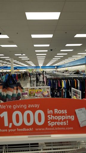 Clothing Store «Ross Dress for Less», reviews and photos, 523 S MacDade Blvd, Holmes, PA 19043, USA