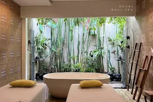 Hands on you thai spa image