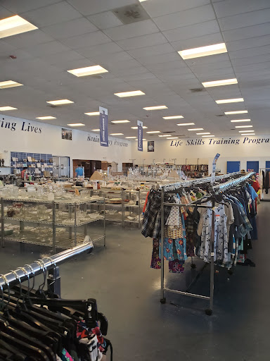 Thrift Store «Goodwill West Palm Beach/Gulfstream Super Store & Donation Center», reviews and photos, 4895 Okeechobee Blvd, West Palm Beach, FL 33417, USA