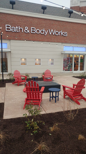 Shopping Mall «Deer Park Town Center Shopping Center», reviews and photos, 20530 N Rand Rd, Deer Park, IL 60010, USA