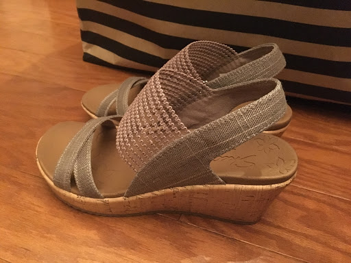 Shoe Store «DSW Designer Shoe Warehouse», reviews and photos, 15001 Potomac Town Pl #120, Woodbridge, VA 22192, USA