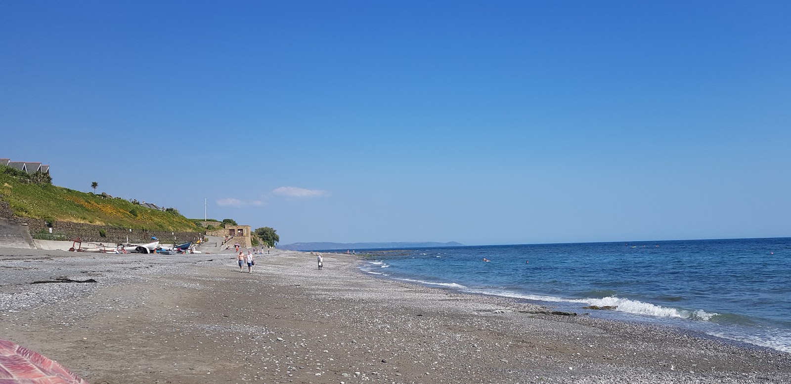 Foto von Downderry Strand und die siedlung