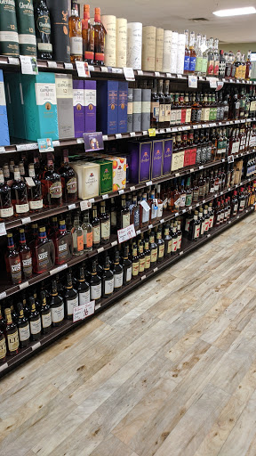 Liquor Store «Oakdale Liquors», reviews and photos, 1900 Main St, Tewksbury, MA 01876, USA