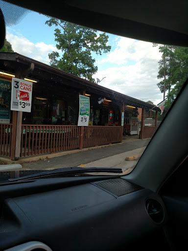 Grocery Store «Bird Dogs Country Store», reviews and photos, 10663 Kings Hwy, Montross, VA 22520, USA
