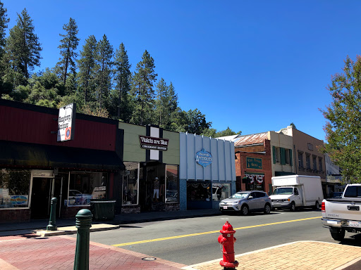 Sporting Goods Store «Sierra Mountain Outdoors Placerville», reviews and photos, 465 Main St, Placerville, CA 95667, USA