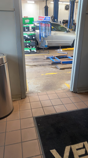 Auto Repair Shop «Velasquez Complete Auto Care», reviews and photos, 125 S Green Bay Rd, Waukegan, IL 60085, USA