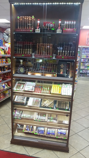 Convenience Store «McCormick Market», reviews and photos, 80 E Cermak Rd C, Chicago, IL 60616, USA