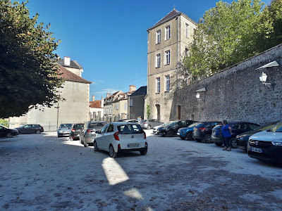 Parking des remparts à Avallon