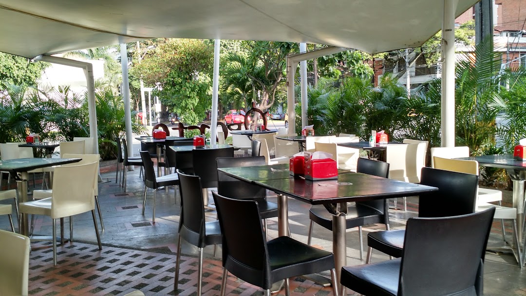 Oporto Mar, Parrilla, Bar