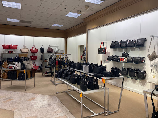 Department Store «Lord & Taylor», reviews and photos, 400 W Farms Mall, Farmington, CT 06032, USA