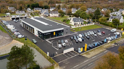 Renault at GARAGE LE DINAHET à Pluvigner