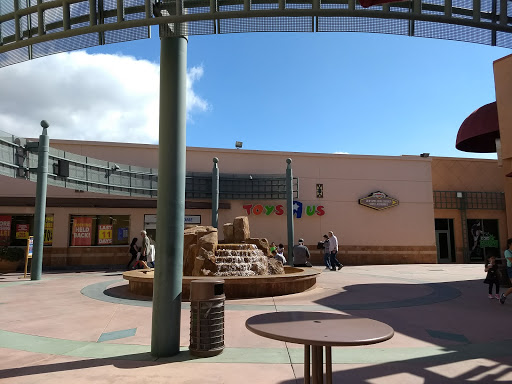 Movie Theater «Regal Janss Marketplace 9», reviews and photos, 255 N Moorpark Rd, Thousand Oaks, CA 91360, USA