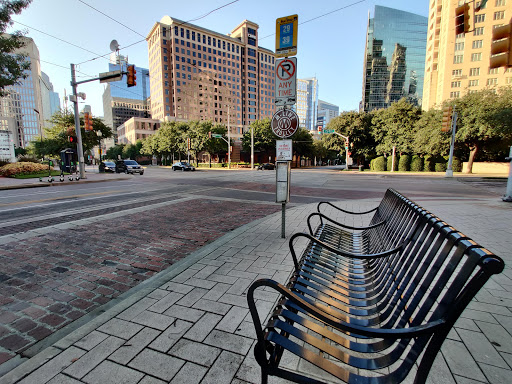 Shopping Mall «Uptown Plaza - Dallas», reviews and photos, 2222 McKinney Ave, Dallas, TX 75201, USA