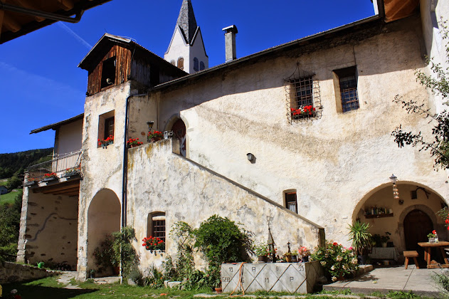 Photo Vacances à la ferme Schloss Gravetsch - Urlaub auf dem Bauernhof 39040 Villanders