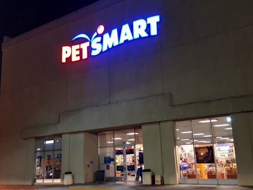 Pet Supply Store «PetSmart», reviews and photos, 13720 Riverside Dr, Sherman Oaks, CA 91423, USA