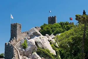 Castelo dos Mouros - Torre Real image