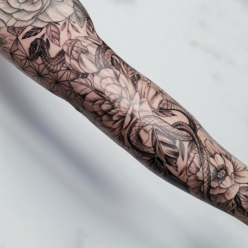 Tattoo Deluxe - Студио за татуировки