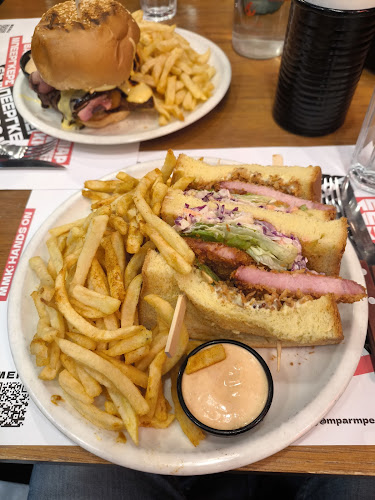 Μπαρ Μπεε Κιου - Χαλάνδρι