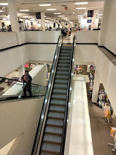 Movie Theater «North Riverside Luxury 6: Classic Cinemas», reviews and photos, 7501 W Cermak Rd, Riverside, IL 60546, USA