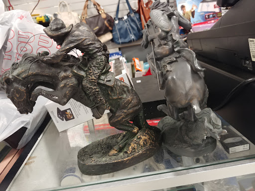 Thrift Store «Super Thrift Store», reviews and photos, 815 N Oxnard Blvd, Oxnard, CA 93030, USA