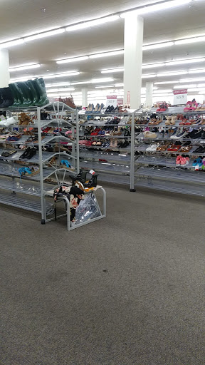 Clothing Store «Burlington Coat Factory», reviews and photos, 8225 E Kellogg Dr, Wichita, KS 67207, USA