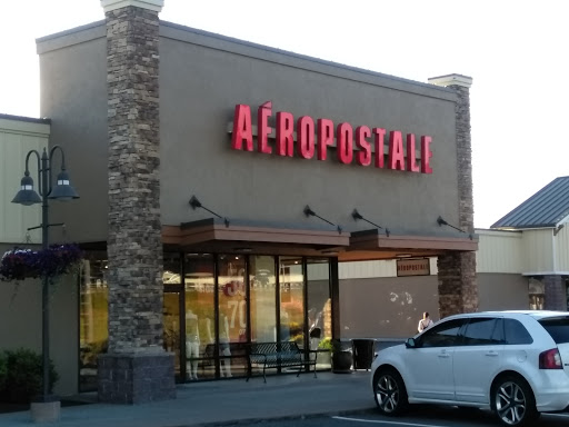 Shoe Store «Famous Footwear Outlet», reviews and photos, 1332 Lum Rd, Centralia, WA 98531, USA