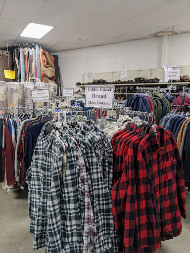 Clothing Store «Discount Madness», reviews and photos, 44 Bridge St, Pelham, NH 03076, USA