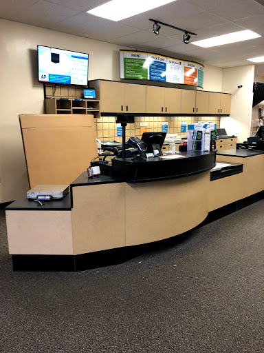 Shipping and Mailing Service «UPS Customer Center», reviews and photos, 9601 Coach Rd, Richmond, VA 23237, USA