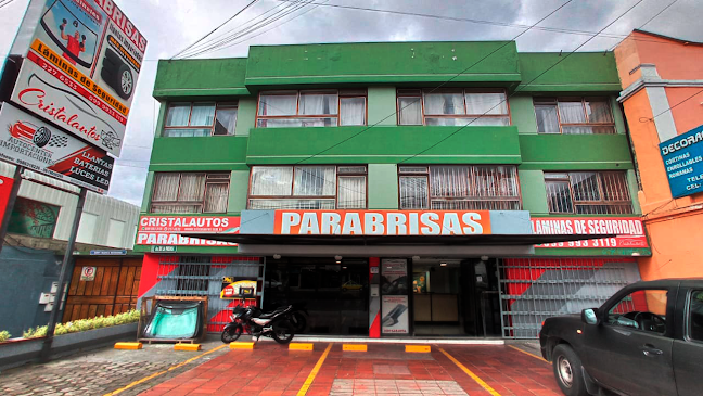 Opiniones de Cristalautos La Prensa Quito Parabrisas en Quito - Tienda de neumáticos