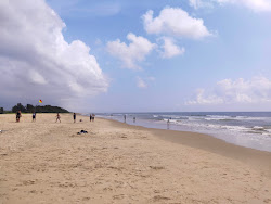 Foto di Veerampattinam Beach con costa lunga e dritta