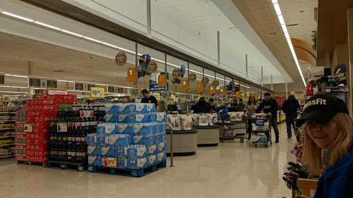 Grocery Store «Stop & Shop», reviews and photos, 40 Franklin Village Drive, Franklin, MA 02038, USA