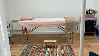 BETTYNA BENAYOUN, Luxopuncture,Palper Rouler Manuel,Kobido,Massage du ventre Belly Revolution,Hypnose,Rehaussements des cils à Neuilly-sur-Seine