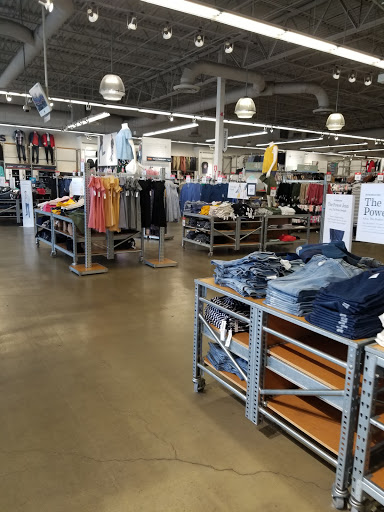 Clothing Store «Old Navy», reviews and photos, 485 River Rd, Edgewater, NJ 07020, USA