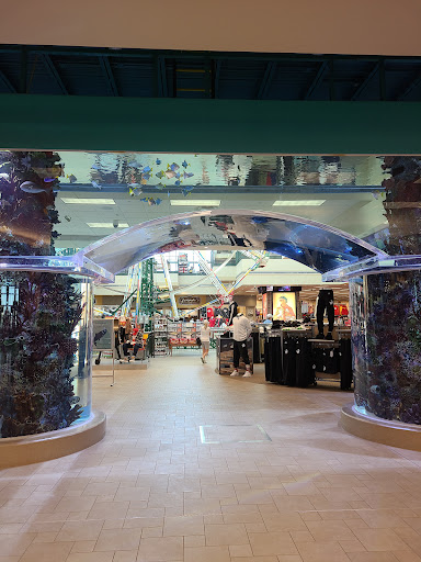 Sporting Goods Store «SCHEELS», reviews and photos, 6503 W 135th St, Overland Park, KS 66223, USA