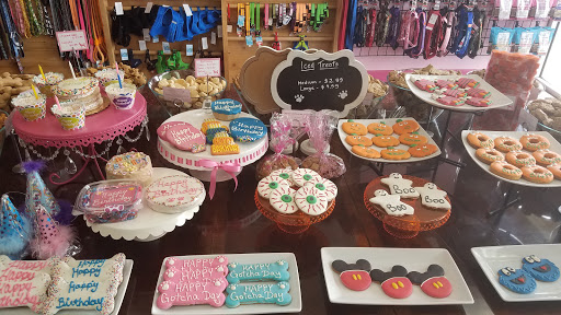 Pet Store «Woof Gang Bakery & Grooming Apopka», reviews and photos, 1511 Rock Springs Rd, Apopka, FL 32712, USA