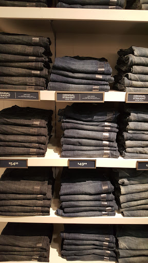 Clothing Store «AEO Factory Store», reviews and photos, 2741 S Rochester Rd #112301, Rochester Hills, MI 48307, USA