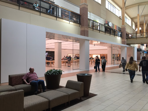 Computer Store «Apple Jordan Creek», reviews and photos, 101 Jordan Creek Pkwy, West Des Moines, IA 50266, USA